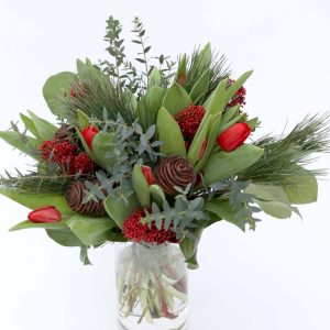 Túlípanavöndur með könglum og greni