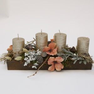 Aðventukrans - gylltur og natur