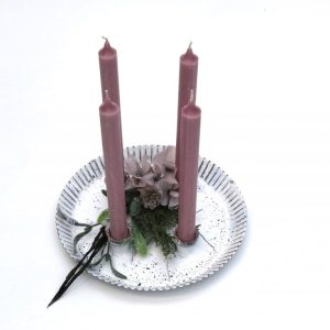 Aðventukrans með bleikum kertum