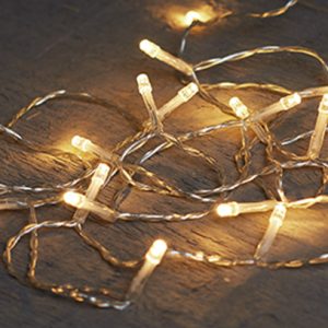 Led lights hvít, glær snúra - batt