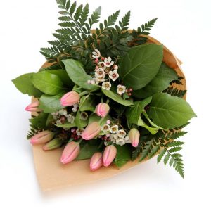 Túlípanavöndur með vaxblómum